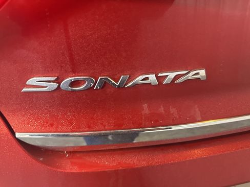 Used 2016 Hyundai Sonata Sport w/ Option Group 02 image 13