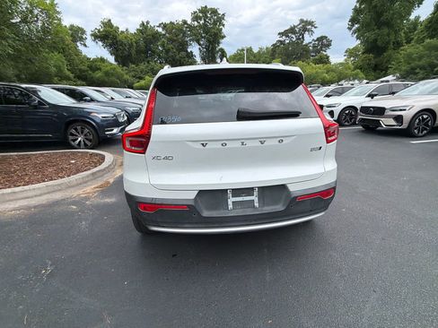 Used 2025 Volvo XC40 B5 Core AWD/4WD image 11