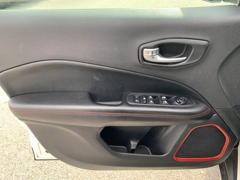 Used 2021 Jeep Compass Trailhawk image 12