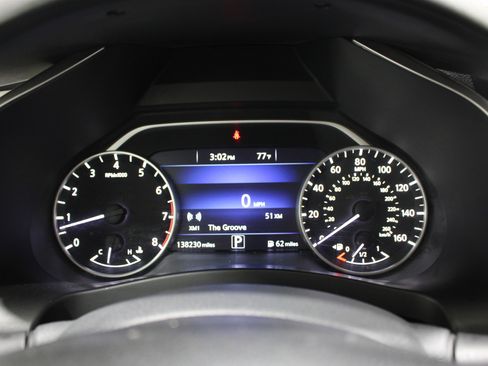 Used 2017 Nissan Murano S FWD image 12