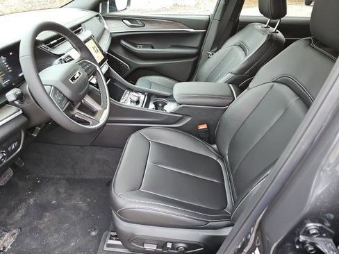 New 2026 Jeep Grand Cherokee Limited w/ Limited Altitude Package AWD/4WD image 19