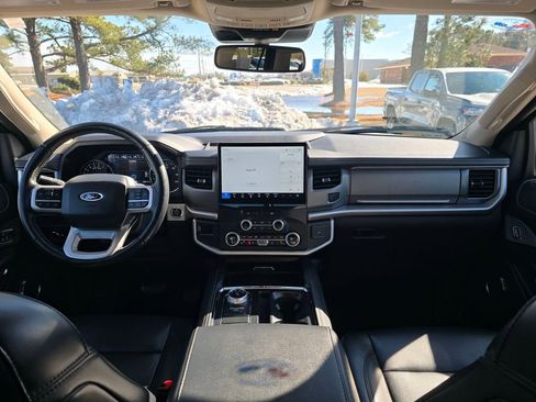 Used 2024 Ford Expedition Max XLT image 12