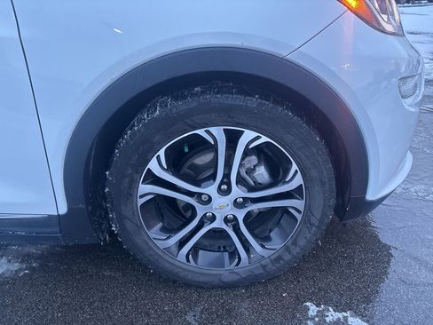 Used 2020 Chevrolet Bolt Premier w/ Infotainment Package image 11