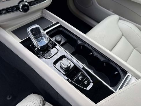 New 2026 Volvo XC60 B5 Ultra w/ Climate Package image 28