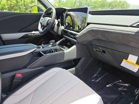 New 2026 Lexus TX 500h AWD image 9