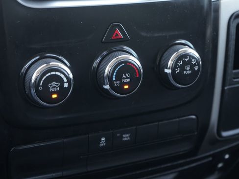 Used 2019 RAM 1500 Classic SLT image 29