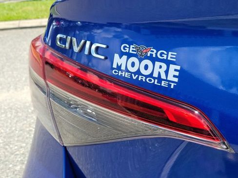 Used 2022 Honda Civic Touring image 8