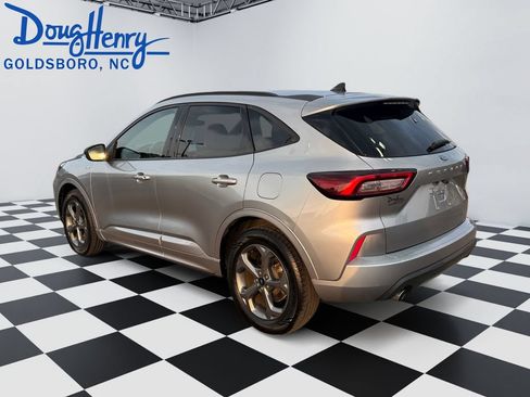 Used 2024 Ford Escape ST-Line FWD image 3