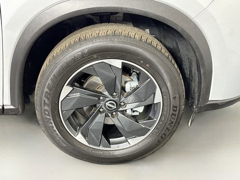 Used 2025 Nissan Rogue SV AWD/4WD image 40