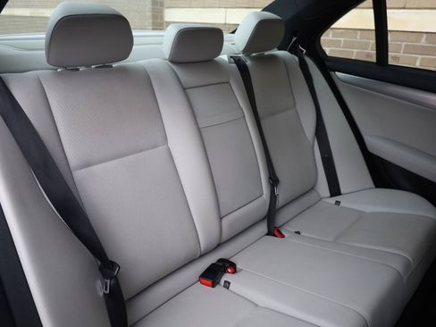 Used 2014 Mercedes-Benz C 250 Sedan image 22