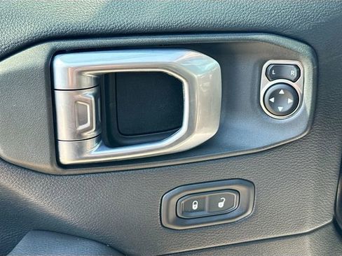 Used 2022 Jeep Gladiator Mojave w/ Cold Weather Group AWD/4WD image 23