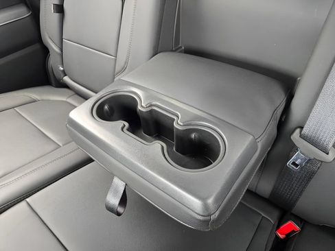 Used 2022 Chevrolet Silverado 1500 LTZ w/ LTZ Convenience Package II AWD/4WD image 9