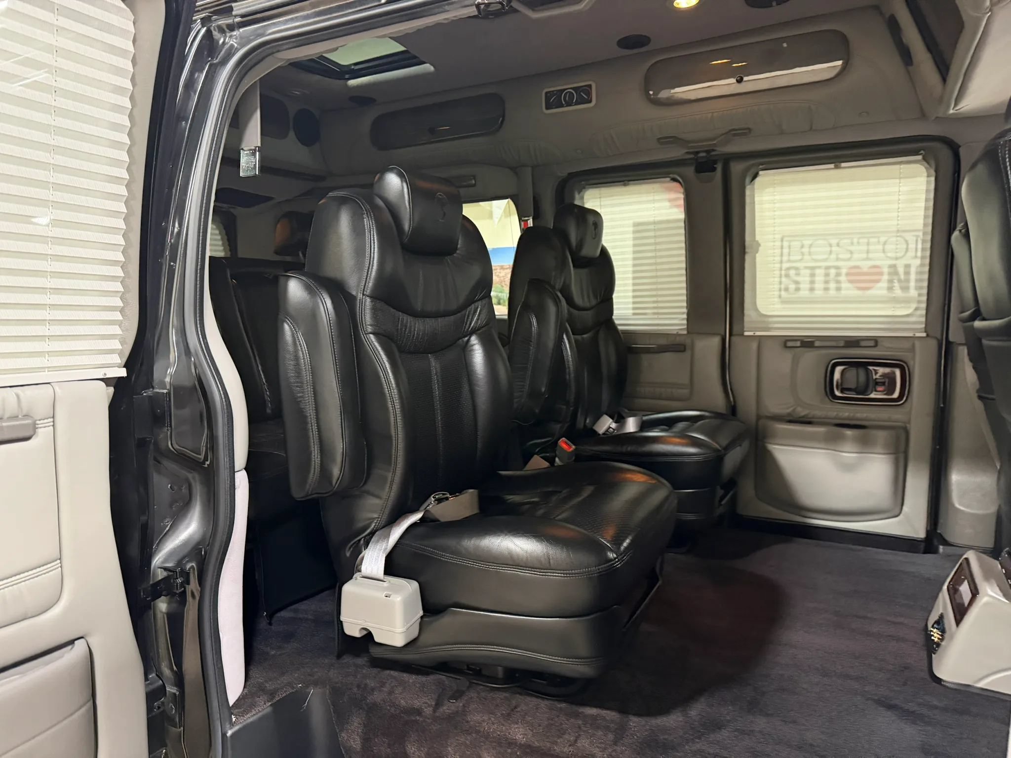 Used 2007 GMC Savana 1500 AWD w/ Preferred Equipment Group image 30