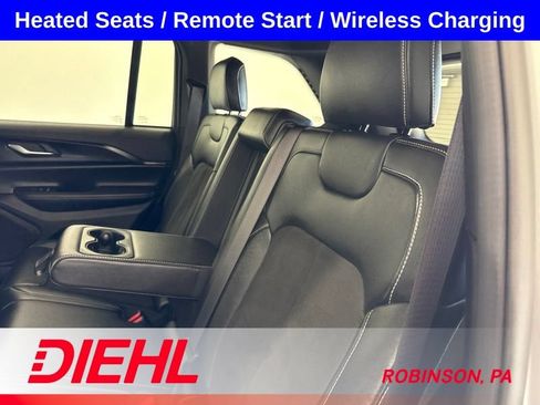 Used 2024 Jeep Grand Cherokee Altitude AWD/4WD image 17