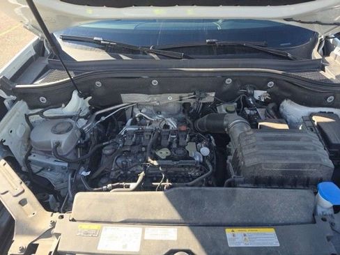 Used 2025 Volkswagen Atlas Cross Sport SE image 18