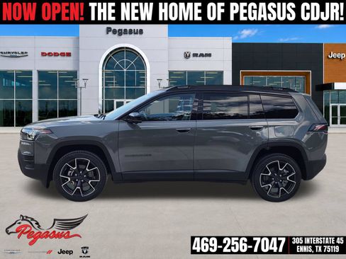 New 2026 Jeep Cherokee Overland w/ Trailer Tow Group AWD/4WD image 3