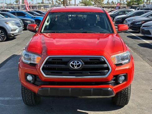 Used 2016 Toyota Tacoma SR5 w/ SR5 Appearance Package (SN) AWD/4WD image 14