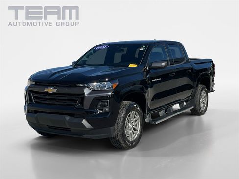Used 2024 Chevrolet Colorado LT w/ LT Convenience Package II image 3