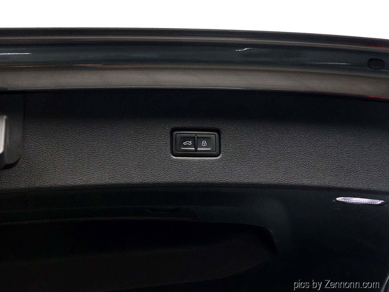 Used 2019 Audi Q8 Prestige AWD/4WD image 34
