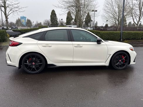 Certified 2024 Honda Civic Type R image 8