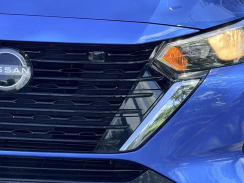 Used 2025 Nissan Sentra SV FWD image 9