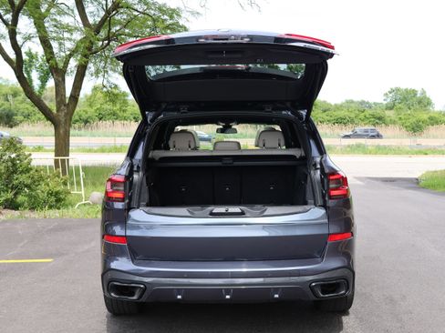 Used 2022 BMW X5 xDrive40i w/ M Sport Package AWD/4WD image 4