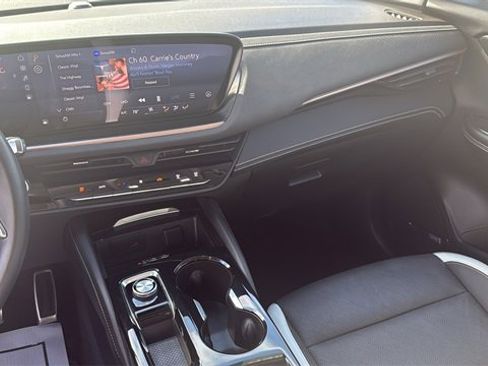 Certified 2025 Buick Envision Sport Touring image 28