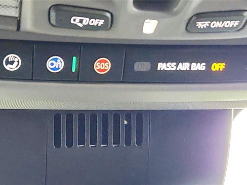 Used 2022 GMC Sierra 1500 SLT w/ SLT Convenience Package image 30