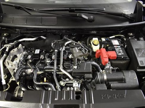 Certified 2025 Nissan Kicks SV AWD/4WD image 33
