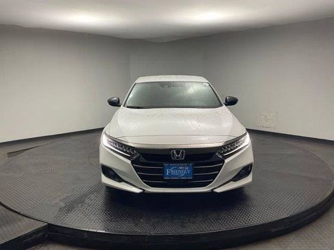 Used 2022 Honda Accord Sport image 2