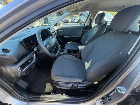 Used 2025 Kia K4 FWD image 27