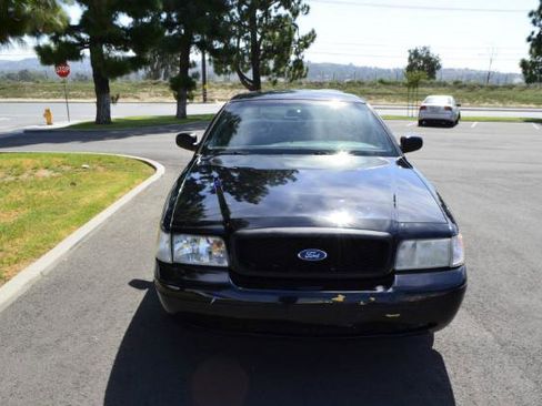 Used 2004 Ford Crown Victoria Police Interceptor image 2