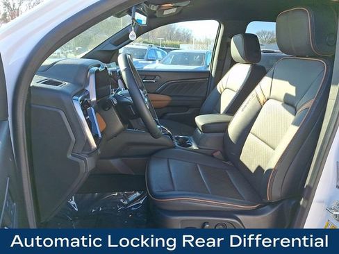 Used 2024 GMC Canyon AT4 w/ AT4 Premium Package image 18