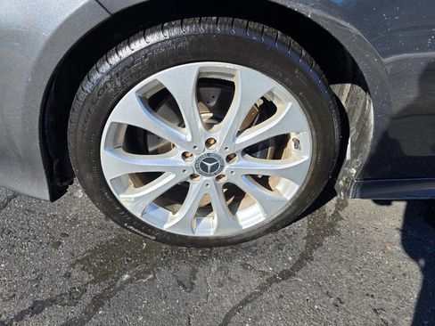 Used 2016 Mercedes-Benz E 400 E 400 4MATIC AWD 4dr Sedan image 11