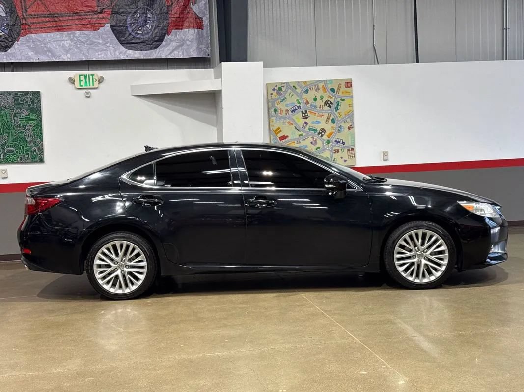 Used 2013 Lexus ES 350 w/ Luxury Pkg FWD image 3