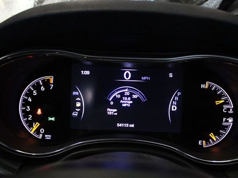 Used 2021 Jeep Grand Cherokee Laredo X image 10