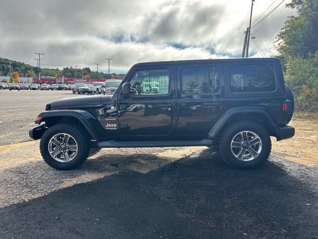 Used 2018 Jeep Wrangler Unlimited Sahara AWD/4WD image 4