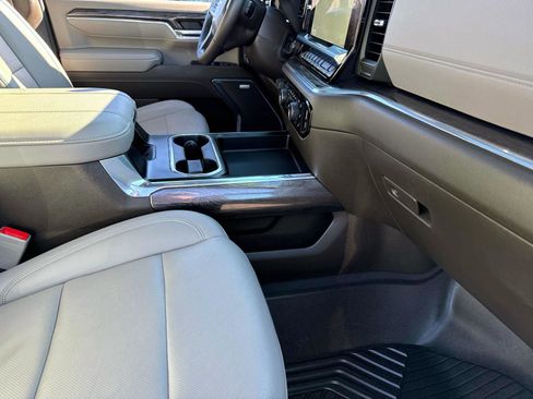 Certified 2024 Chevrolet Silverado 2500 LTZ w/ LTZ Premium Package image 8