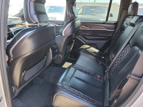Used 2022 Jeep Grand Cherokee Summit AWD/4WD image 40