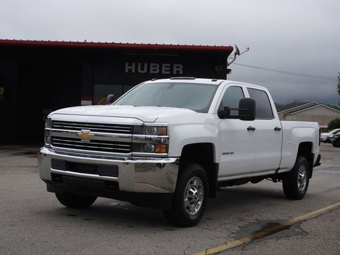 Used 2015 Chevrolet Silverado 2500 W/T w/ Snow Plow Prep Package AWD/4WD image 3
