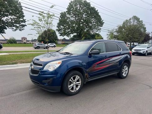 Used 2010 Chevrolet Equinox LS FWD image 2