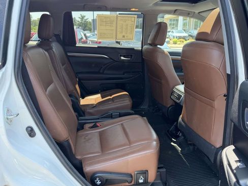 Used 2018 Toyota Highlander Limited AWD/4WD image 13