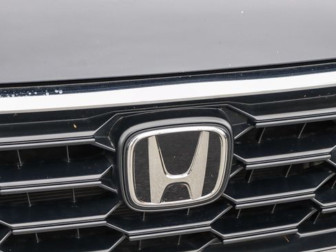 Used 2025 Honda CR-V LX image 4