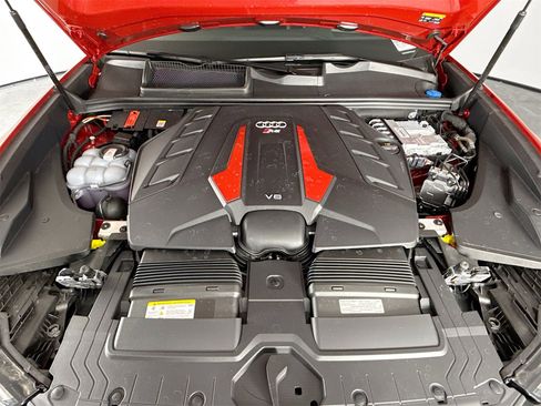 New 2025 Audi RS Q8 performance image 32