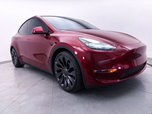 Used 2024 Tesla Model Y Performance image 10