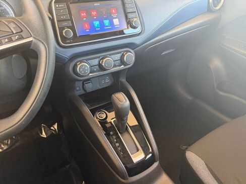 Used 2025 Nissan Versa SV FWD image 39