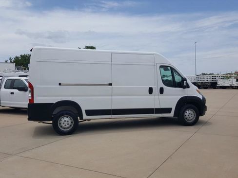 Used 2025 RAM ProMaster 2500 w/ Convenience Group FWD image 6