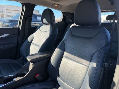 Used 2022 Chevrolet Bolt EUV Premier w/ Sun & Sound Package image 23