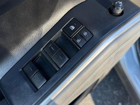 Certified 2022 Toyota Highlander XLE image 19