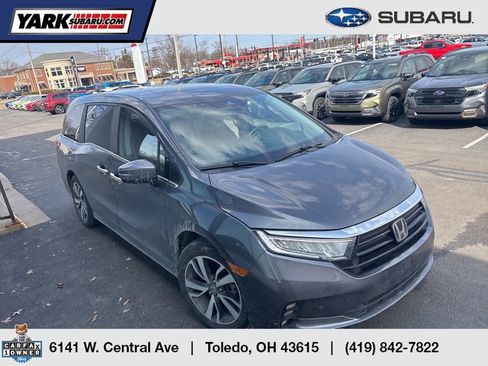 Used 2023 Honda Odyssey Touring image 1